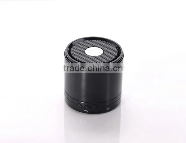 Customized useful mini bluetooth speaker metal mesh