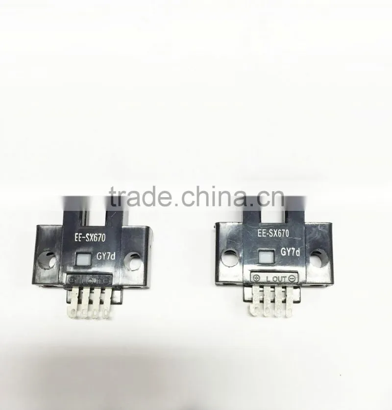 OMRON min phtoelectric switch EE-SX670