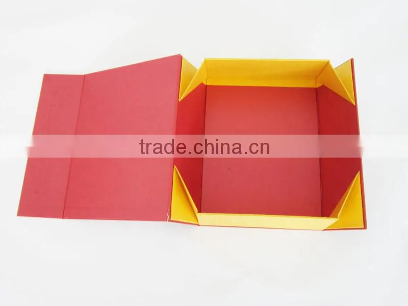 Fancy cardboard package box in easy carriage design