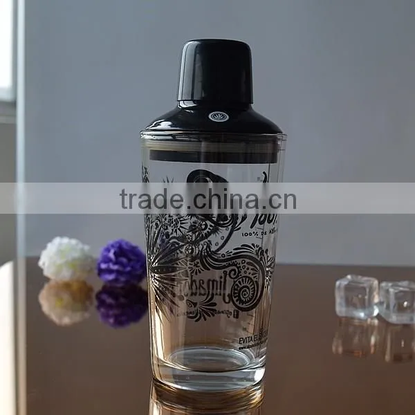 Barware glass cocktail shaker with plastic lid