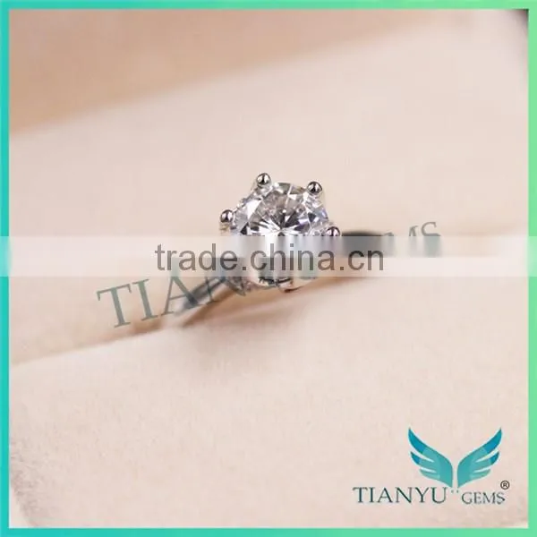 latest design customized 14k gold 1 carat forever brilliant moissanite rings on the finger