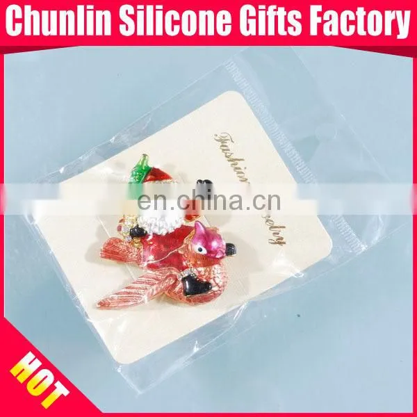 Beautifully Santa Brooch with diamond