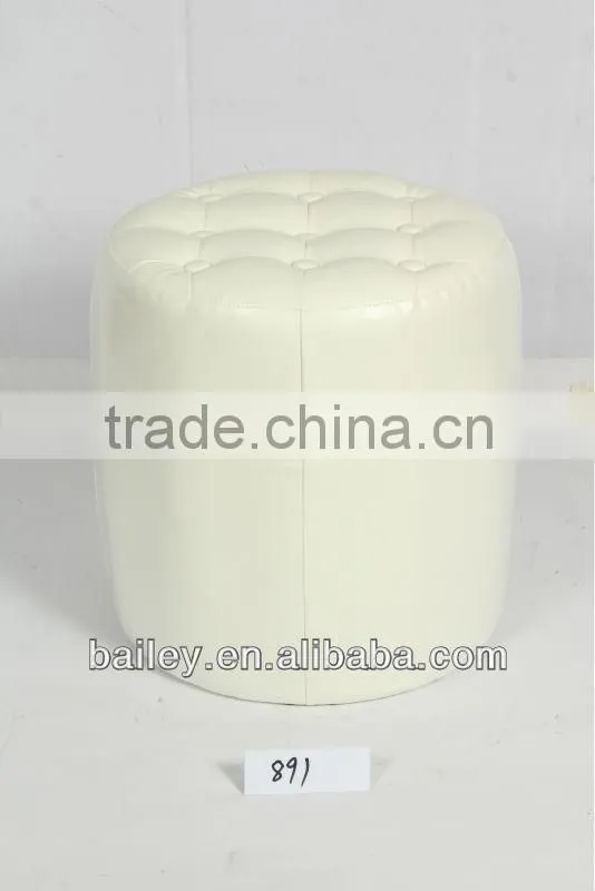 round wicker ottoman