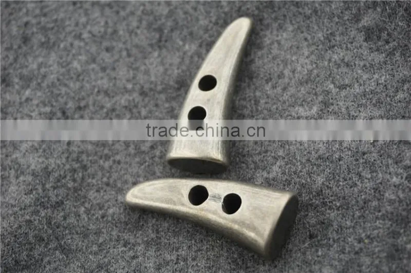 VINTAGE SILVER COLOR RESIN TOGGLE BUTTON