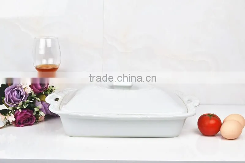 14.5" Square porcelain bakeware with lid