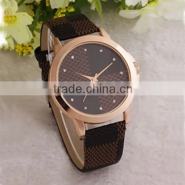 Factory Supply Simple Design Lattice Face Leather Watch