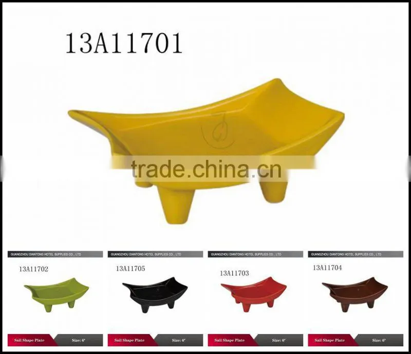 2015 Good Quality Ceramic Serving Boat Shape Plate