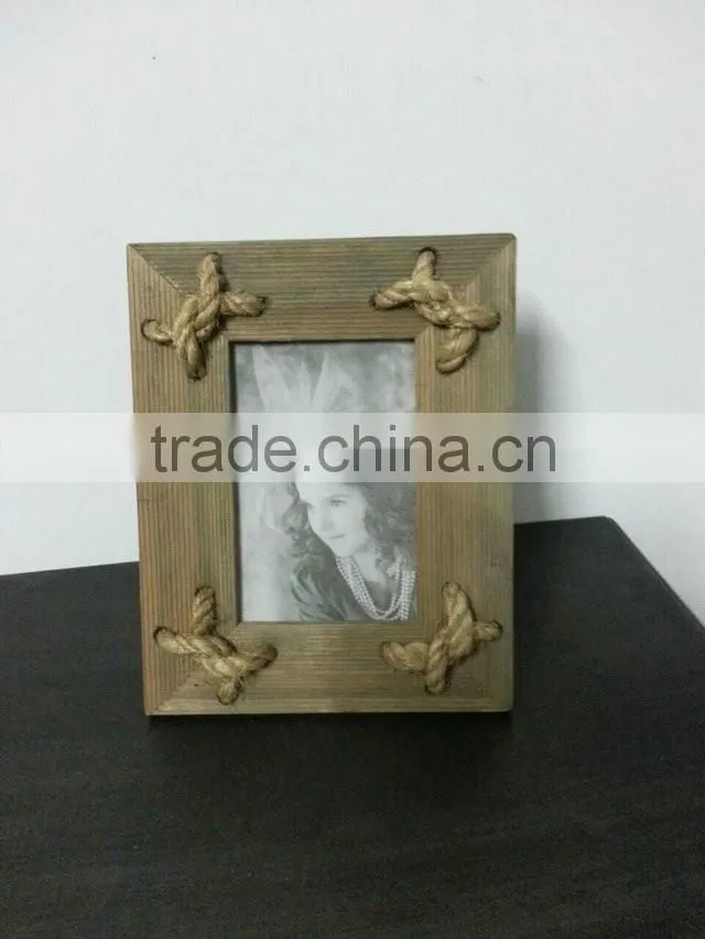 Cheap Wholesale Antique White Wooden Photo Picture Frame