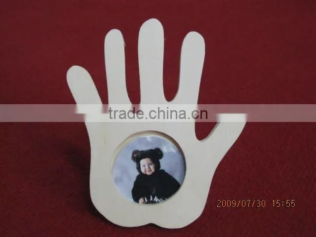 cheap hand shaped wooden photo frame,wooden picture frame