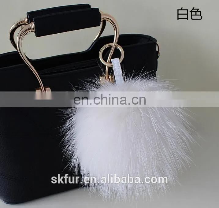 Factory wholesale 15 cm fluffy real raccoon fur pompon pompom keychain