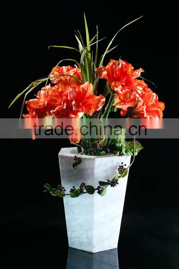 Beautiful Acrylic flower vase FOR Decoration