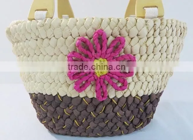 Natural material hand weaving girl straw bag for sale
