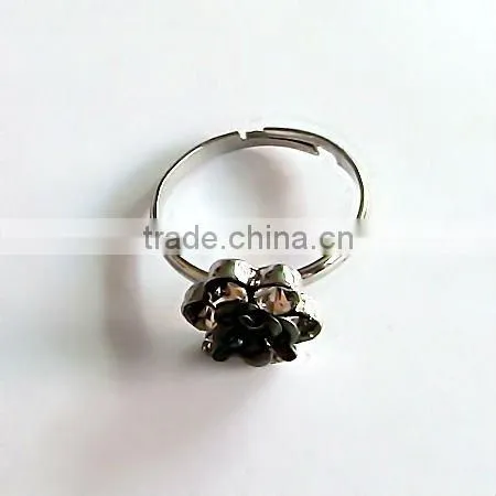 Fashion rhinestone finger ring