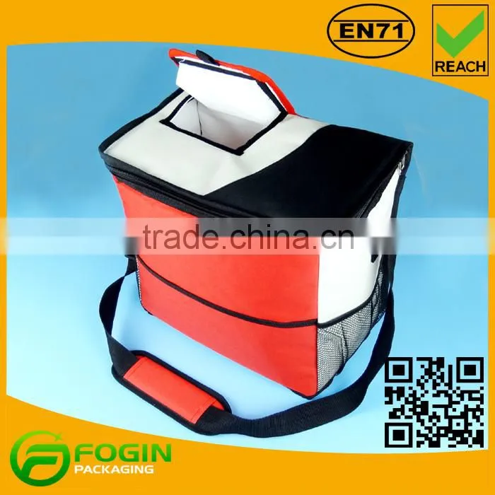 Outdoor insulated cooler bags for food and wine