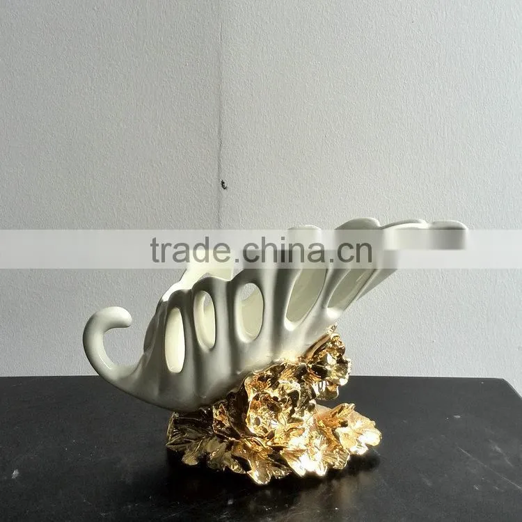 Polyresin wine shelf decoration
