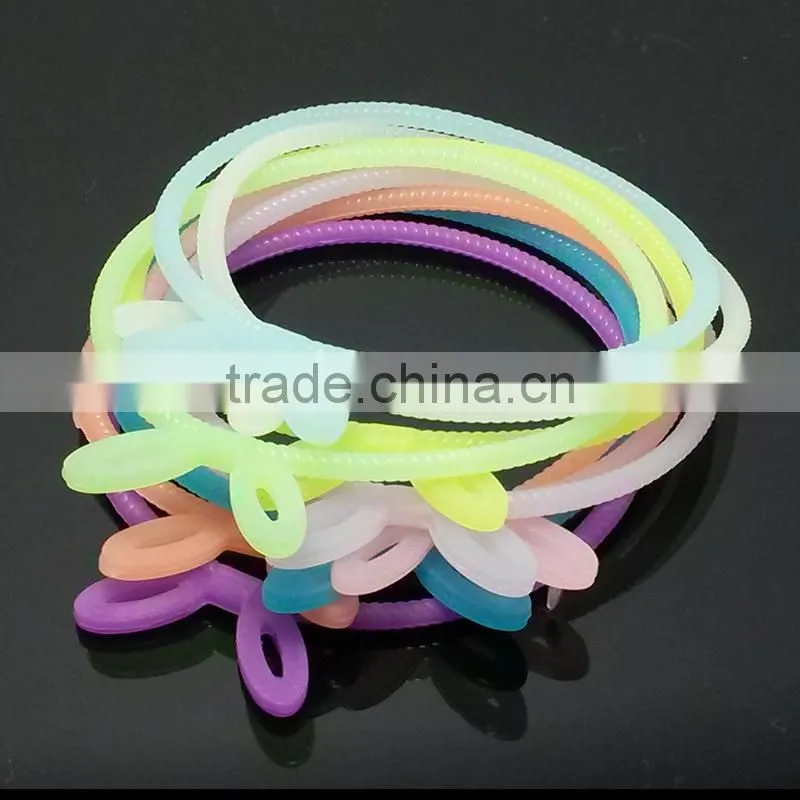 Fashionable and attractive OEM led night party free rubber bracelet