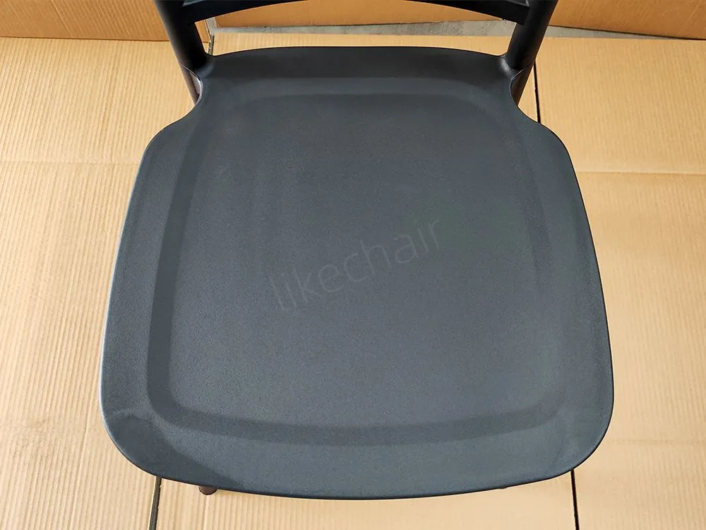 Plastic-chair11-IMG_20260423_094958.jpg.webp