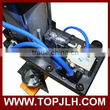 Automatic pin badge maker machine