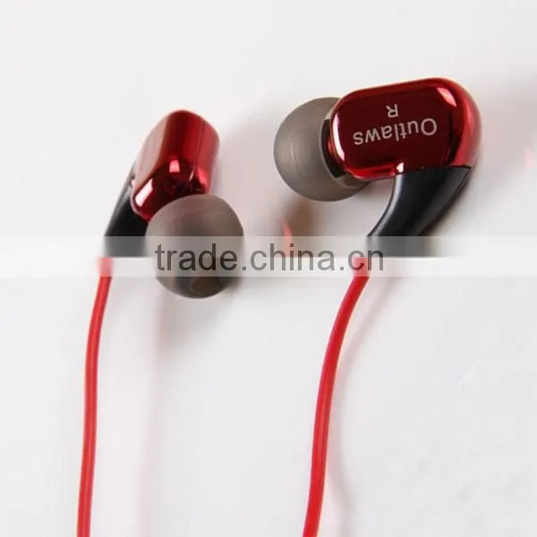 In-ear plastic silicone earbuds with mic