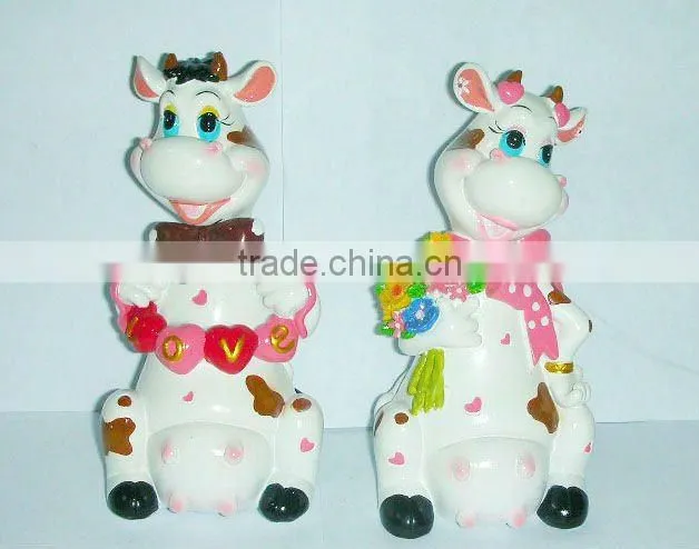 Resin cow wedding souvenir