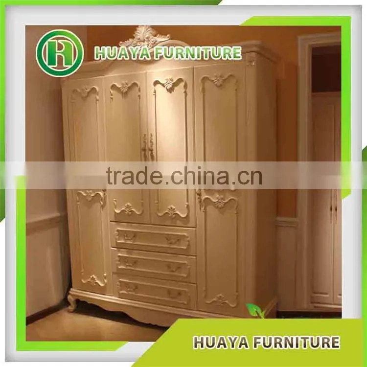Venetian plastic color mask