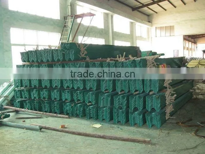 Galvanized Highway Guard Rail /Anti-collision Thrie-Beam Guard Rails Price