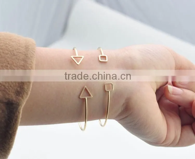 s>>>>Trendy Geometric Double Triangle Bangle Alloy Plated Gold Silver Design Opening Classic Bangles/