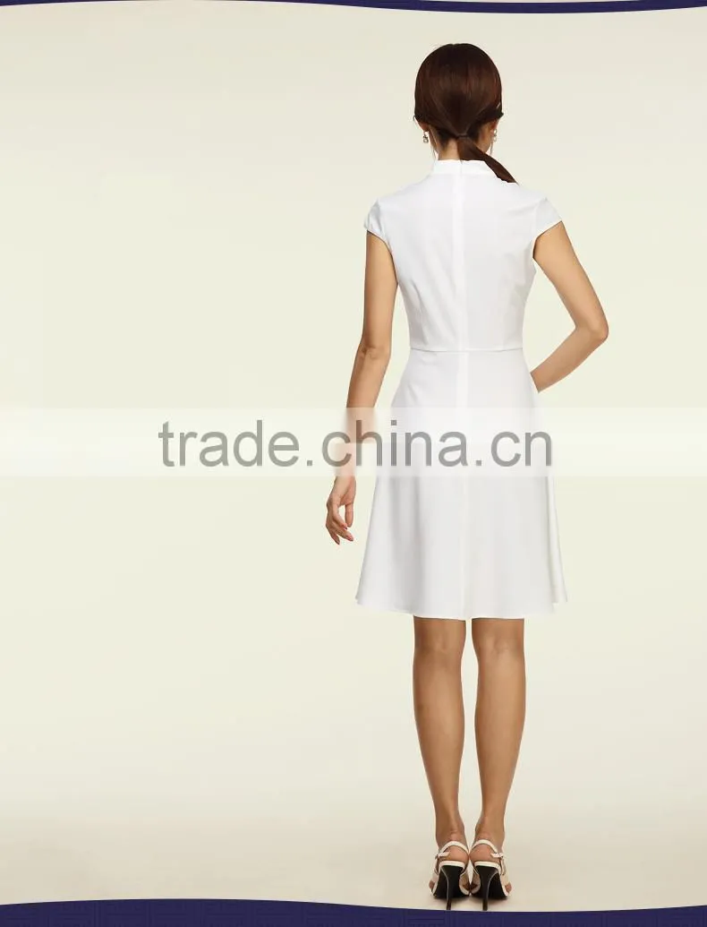 White collar small pure and fresh and dress