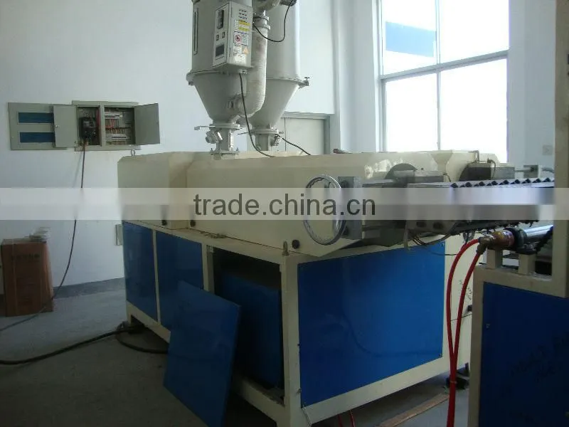 Plastic container macking machine