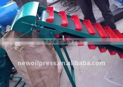 Automatic peanut picker machine