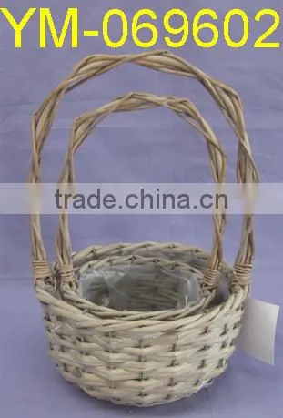 Beautiful Willow Gift Basket With Liner