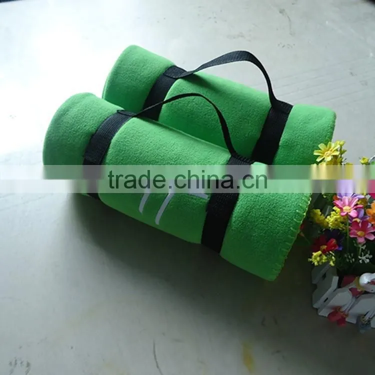 green color polyester polar fleece anti pilling 150D 144F with brand logo customized easy carry portable travel blanket