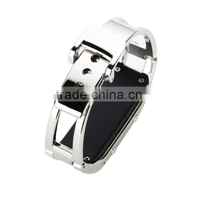 Smart bluetooth bracelet D8 with camera remote control and sleep management