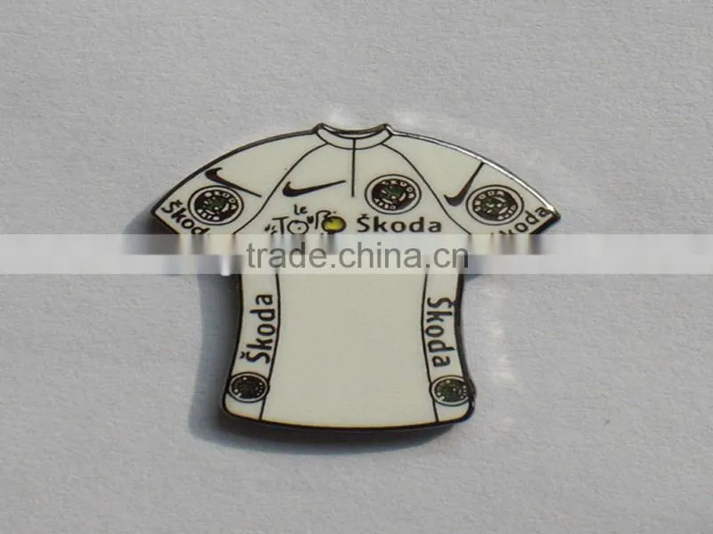 Custom lapel pins with soft enamel and hard enamel color