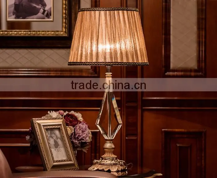 K9 clear crystal diamond shape lamp body mental bottom table lamp with lampshade
