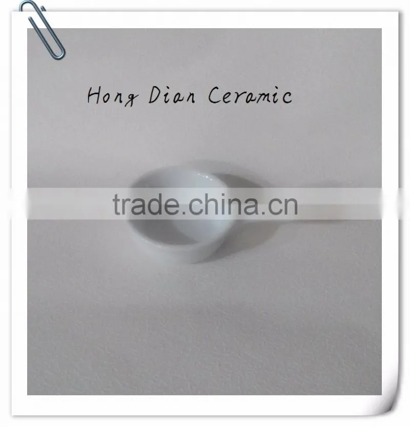 white mini spoon shape dish.smaller size ceramic sauce spoon wholesale