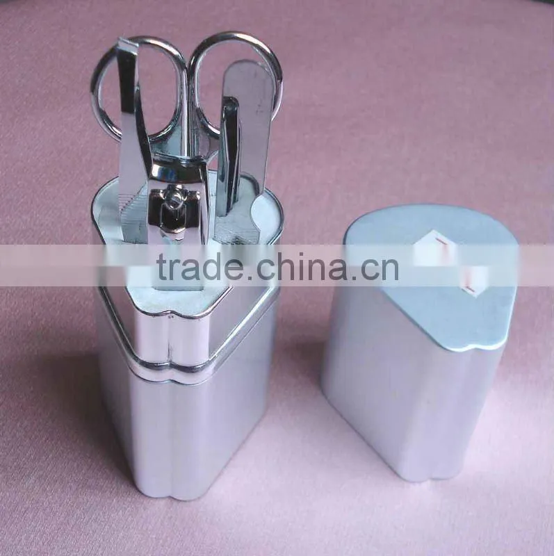 Nail Care Set In Aluminum Case