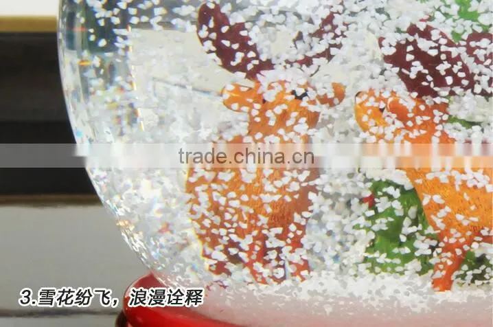 Hot selling Creative Home decoration snow globe Christmas snow globe