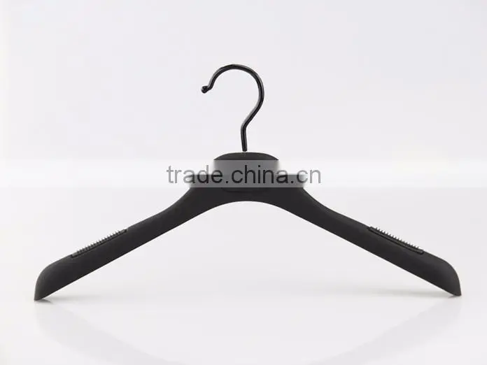 CY-593 Display rubber plastic hanger with shirts hanger for men's t-shirt
