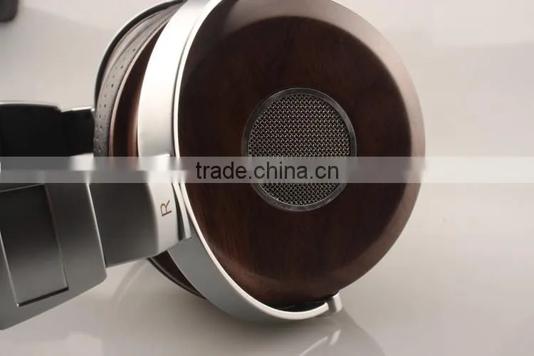 High-End Stylish Wooden Cover Ti Alloy Earphone Bluetooth Wireless Headphones with Ergonomic Design Model HSM3