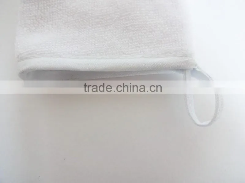 100% Natural facial sponge and pore cleansing face scrubber