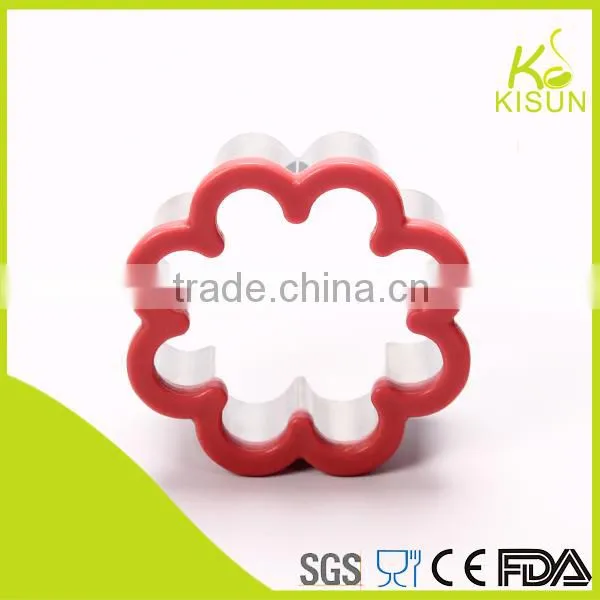 A leaf shape cake model plastic cookie cutter