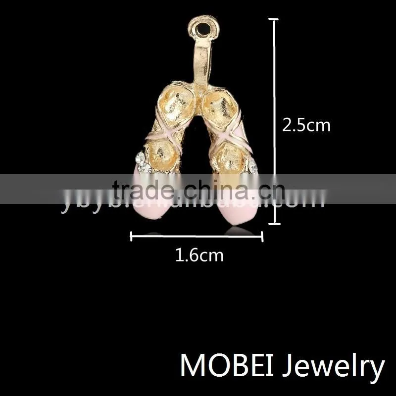 Making lovely pearl adjustable metal clip on bridal shoe accessories for shoe shop