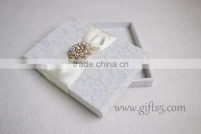 Personalized wedding invitations boxes