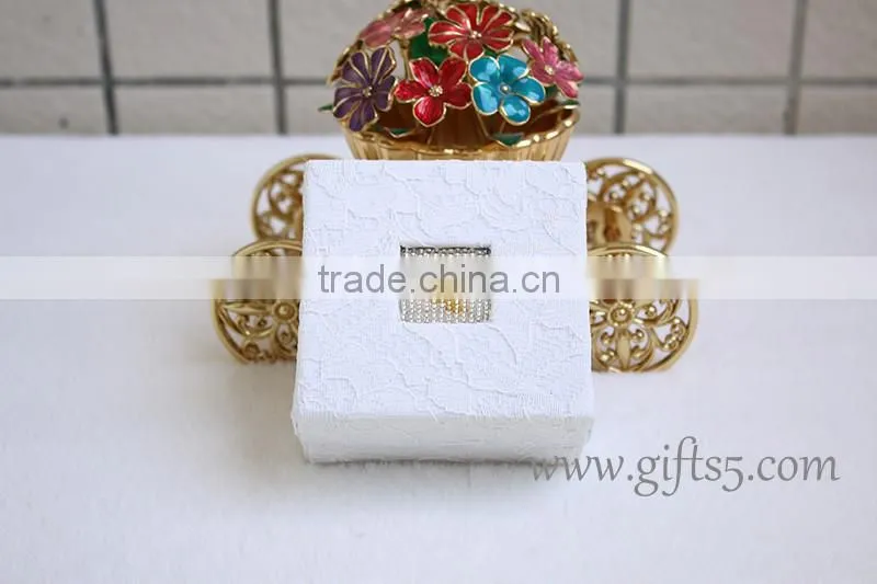 New arrival wholesale wedding ring box jewelry boxes with beaded name plate of Q