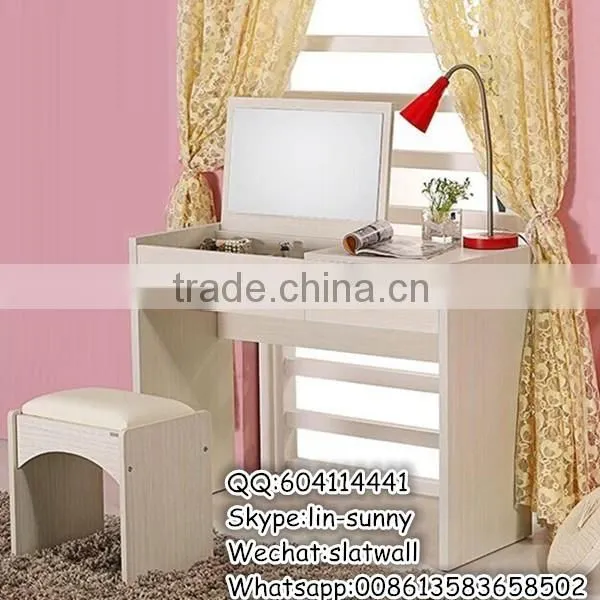 Bedroom wooden dressing table