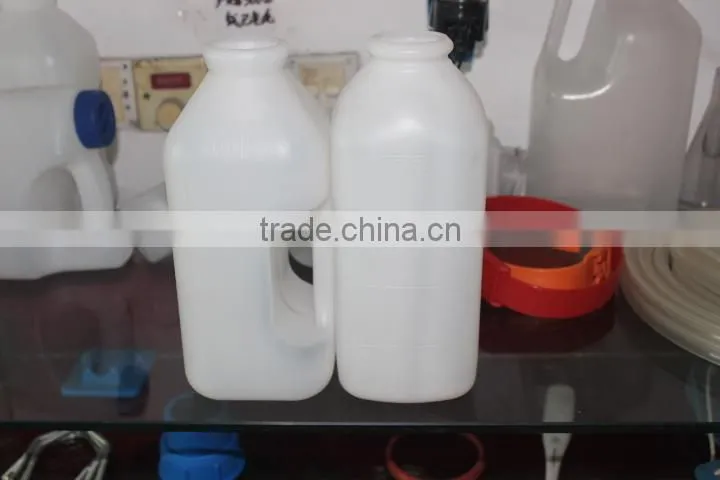 Farm Natural Rubber Non-toxic 2L animal feeding bottle for cow and goat