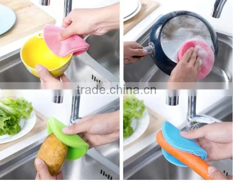 Toprank Multifunctional Maple Leaves Shaped Easy Cleaning Kitchen Dish Brush Fruit Scrubber Soft Silicone Potato Vegetable Brush