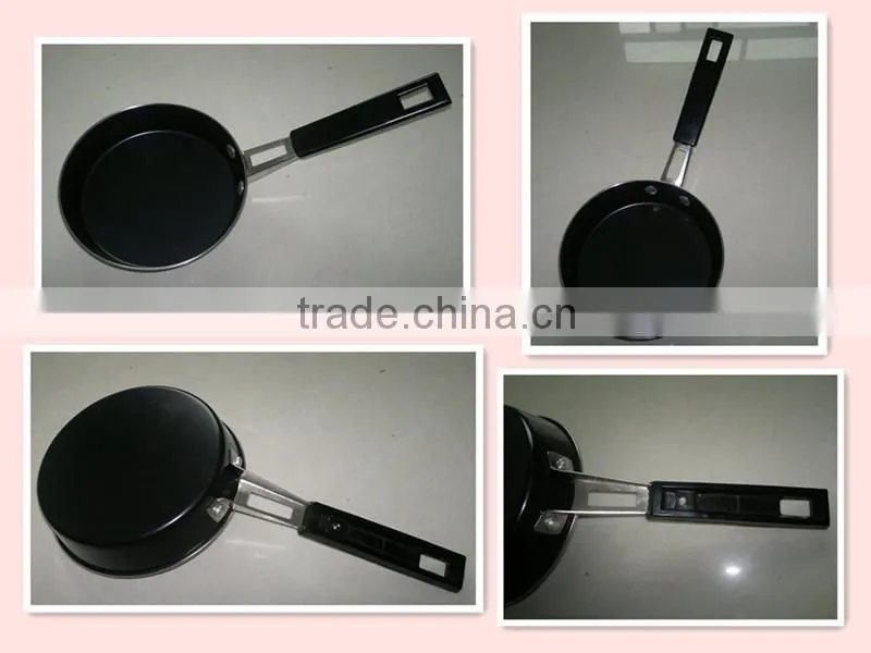 Non-stick carbon steel frying pan with bakelite handle