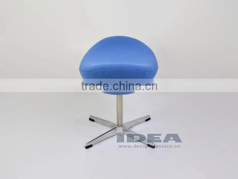 Replica Arne Jacobsen Egg Ottoman - Blue Wool Fabric - polished aluminum base